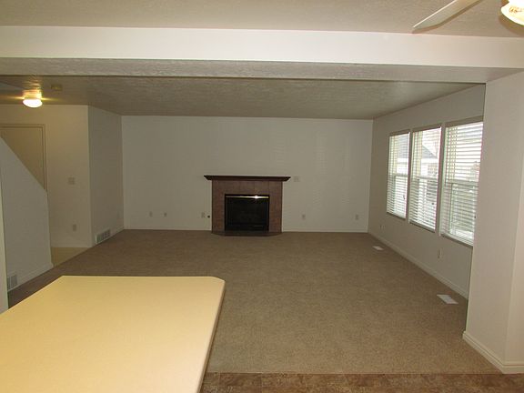 Living room_02132014
