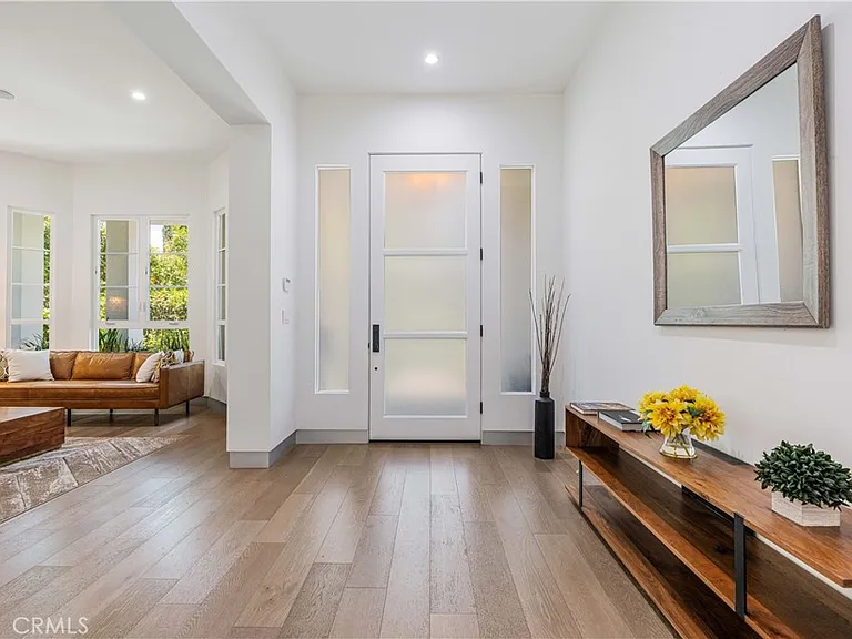 4435 Camellia — Photo 3