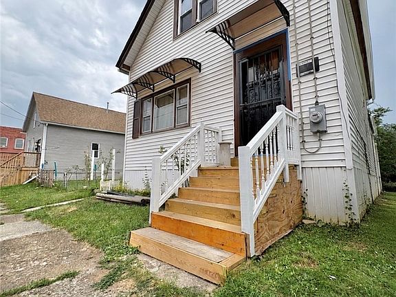 2nd image of 34 Coit St