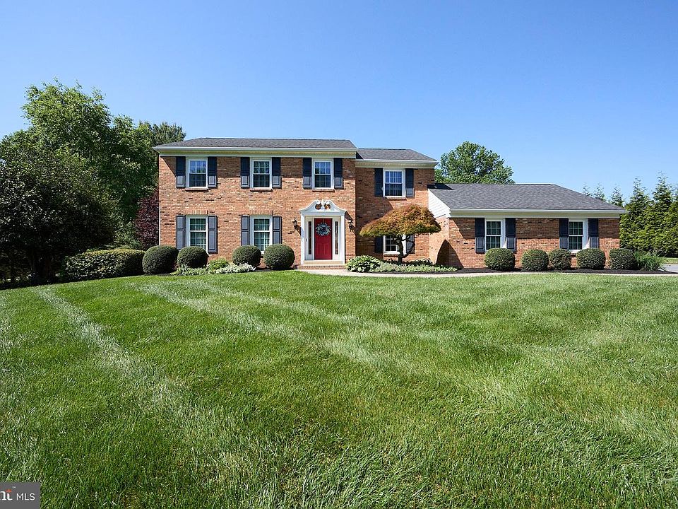 1st image of 612 Normans Ln
