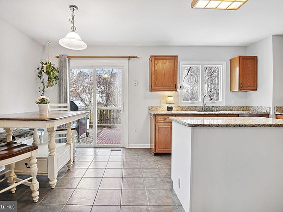 5th image of 5907 Baron Kent Ln