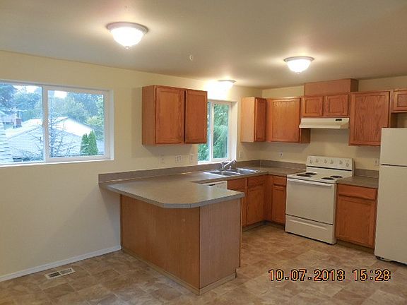 4th image of 815 Lincoln Ave