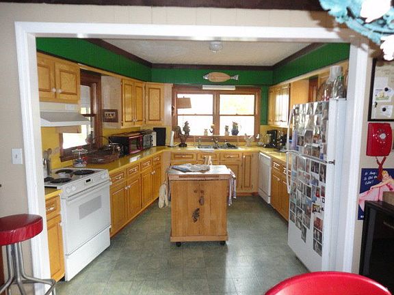 2nd image of 911 Lee Road 339
