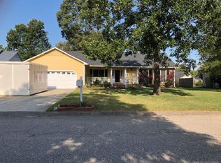 512 Blackbird Rd, Fayetteville, NC 28314