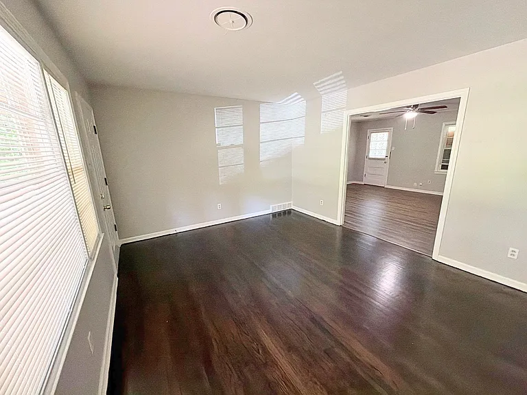 1922 Coventry Dr — Photo 19