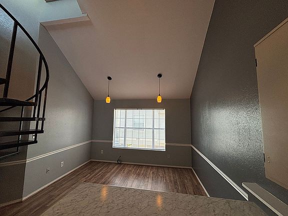 2nd image of 301 Settlers Park Dr
