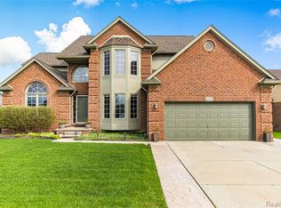 48204 Sherringham Dr, Macomb, MI 48044