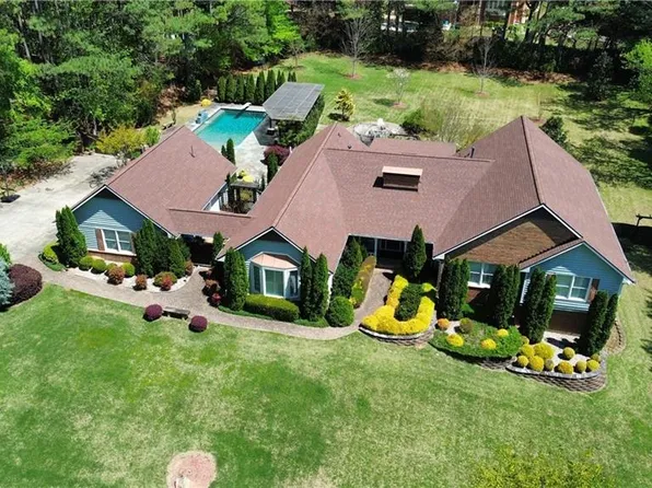 1066 Bridgewater Walk, Snellville, GA 30078