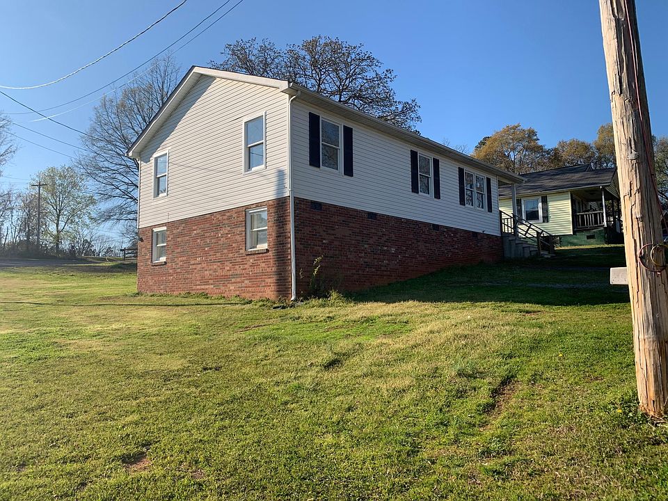 1st image of 803 Phillips Dr