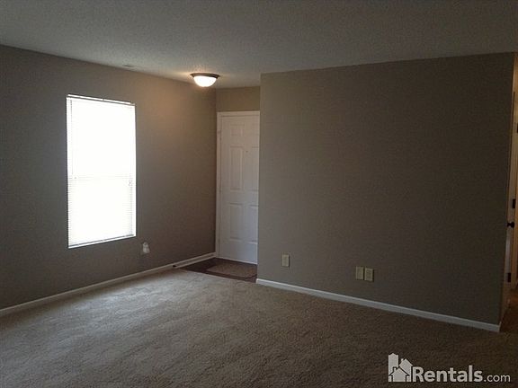 3rd image of 921 Balto Drive Shelbyville