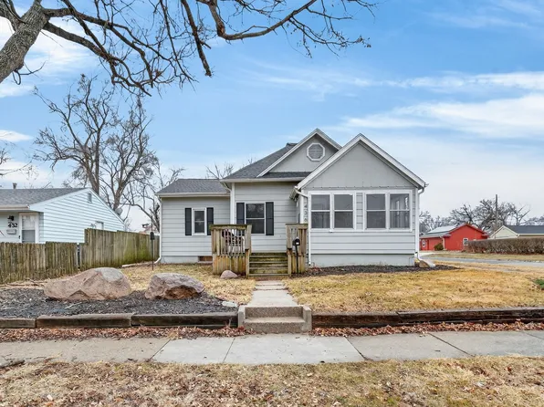 436 9th St, West Des Moines, IA 50265