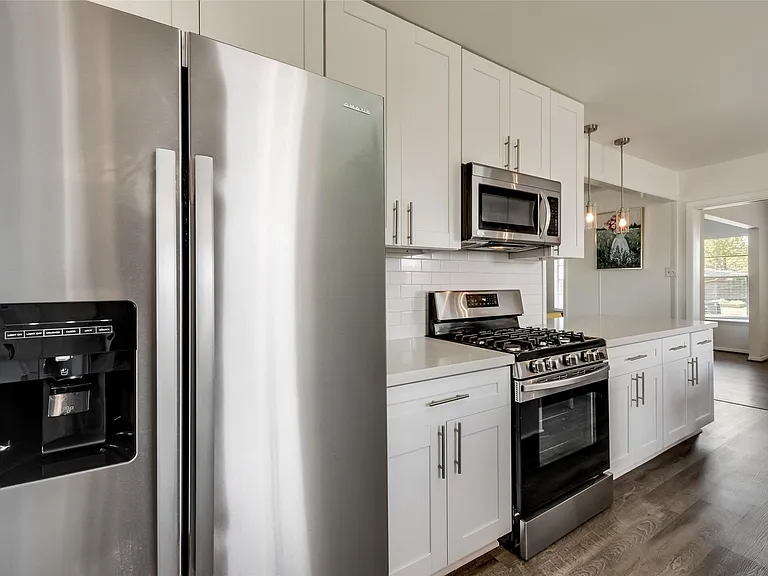5118 Sanford Rd — Photo 8