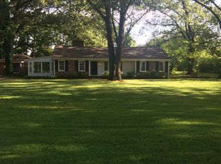 5011 Greenway Rd, Memphis, TN 38117