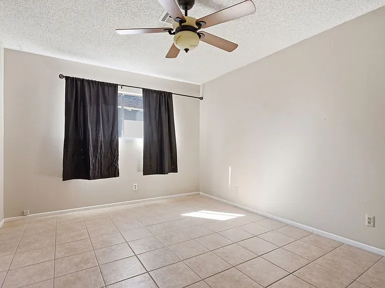 4561 Paseo El Rio Dr — Photo 28