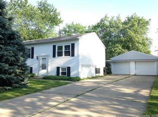 2901 Carrelton Dr, Champaign, IL