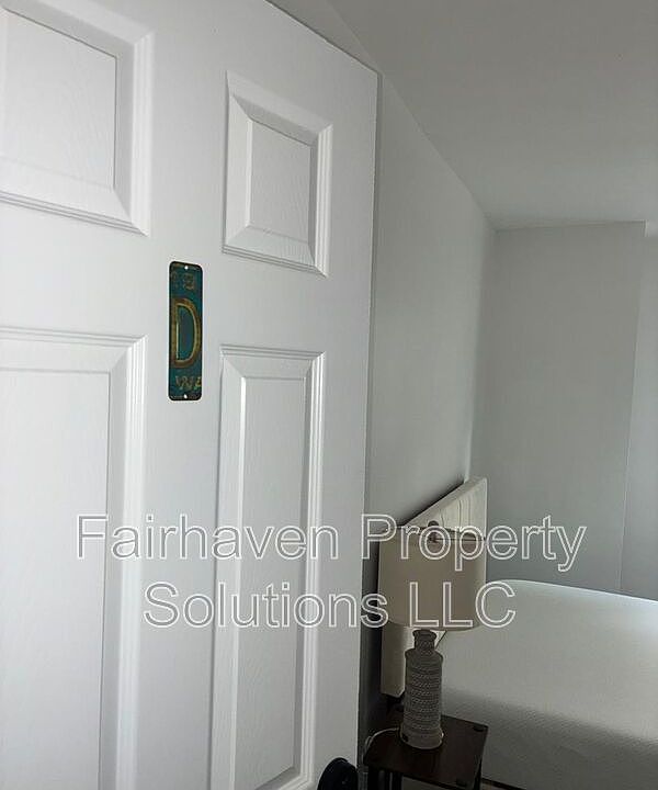 1st image of 2827 E 5th Ave Room D