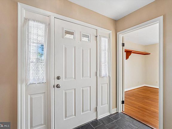 3rd image of 8101 Sundown Ln