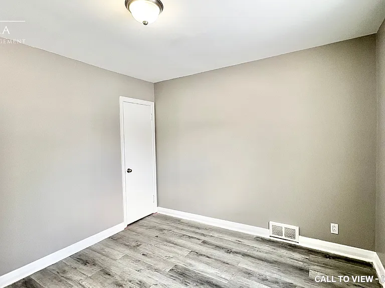 372 Kingsdale Ave #1 — Photo 8