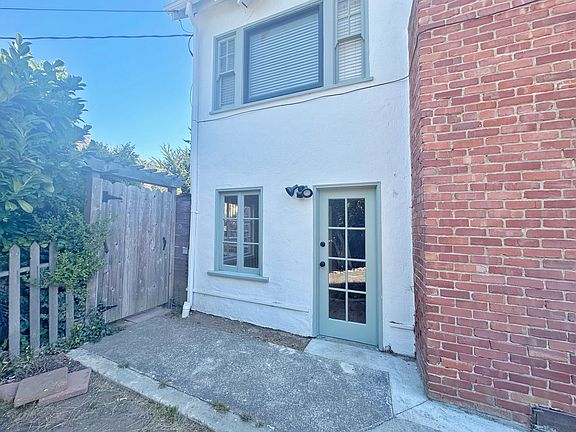 3rd image of 250 Edgewood Ave #B