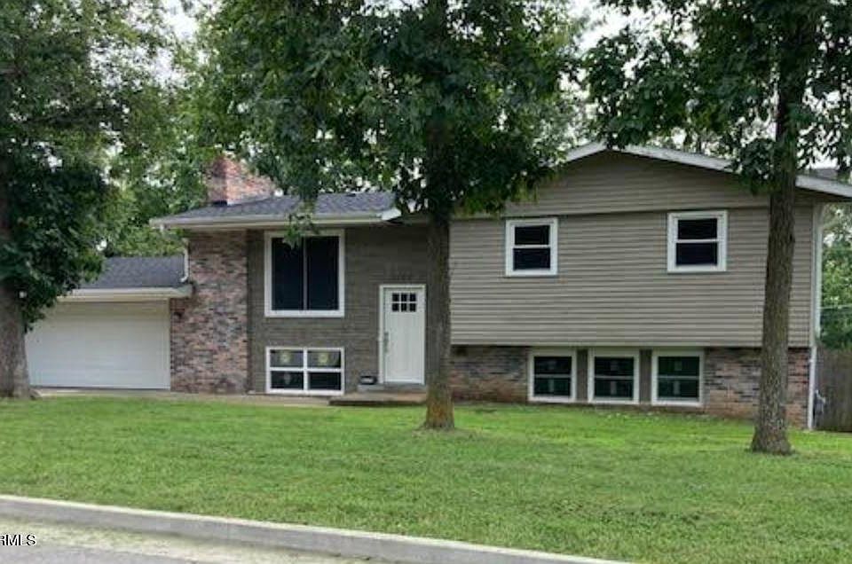 1st image of 5025 Woodhaven Dr