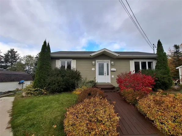 31 Forest Road, Pasadena, NL A0L1K0