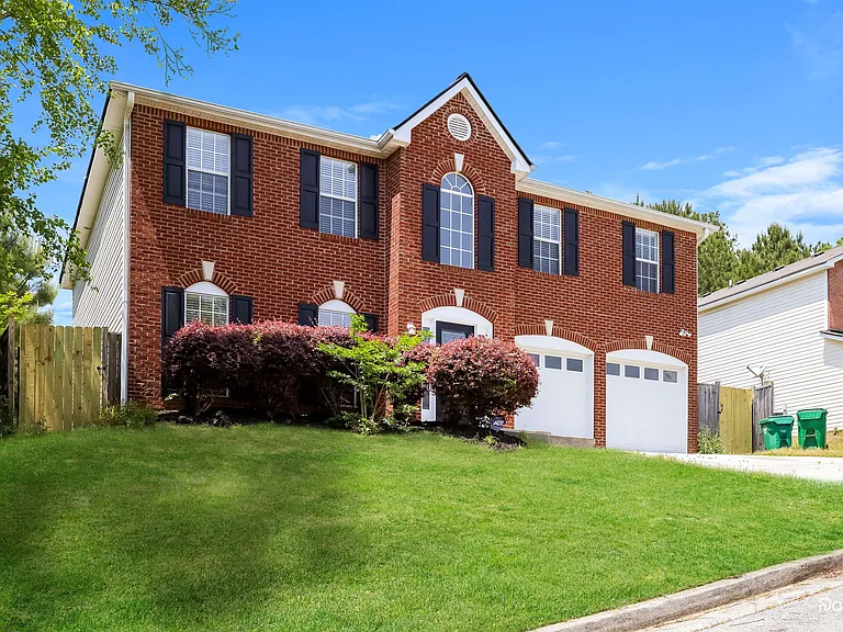 2462 Tolliver Dr — Photo 3