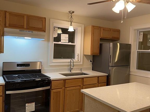 4th image of 6946 S Rockwell St