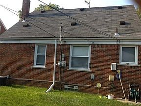 3rd image of 25665 W Hills Dr