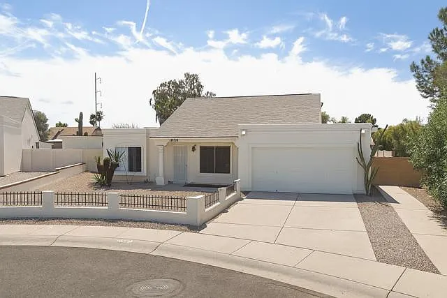 Building Photo - 1059 E Sequoia Dr
