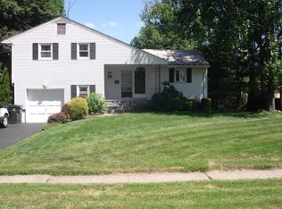 42 Carlyle Rd, West Hartford, CT 06117