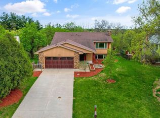 832 Cornwallis Ct, Eagan, MN 55123