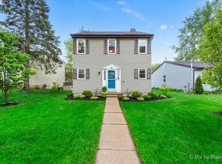 1014 Britta Ln, Geneva, IL 60134