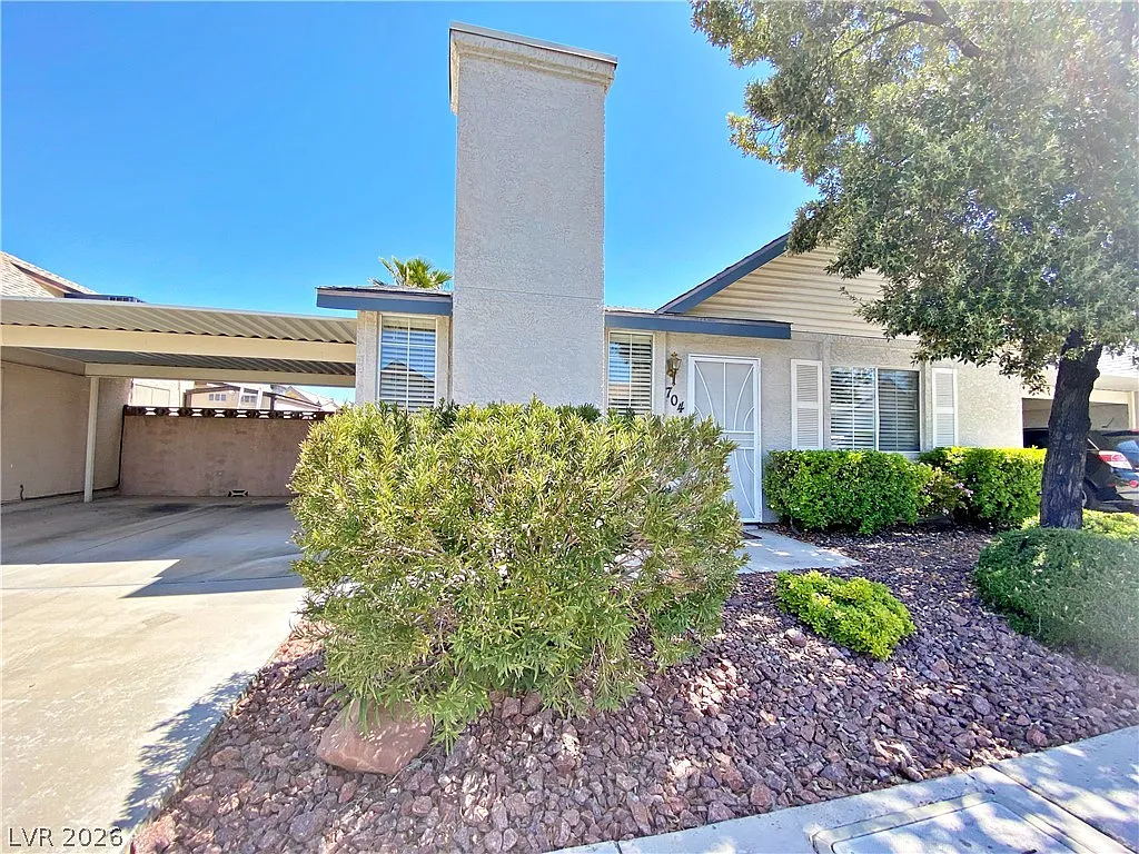 3 bed, 2.0 bath, 1200 sqft, $2,395 — Photo 1