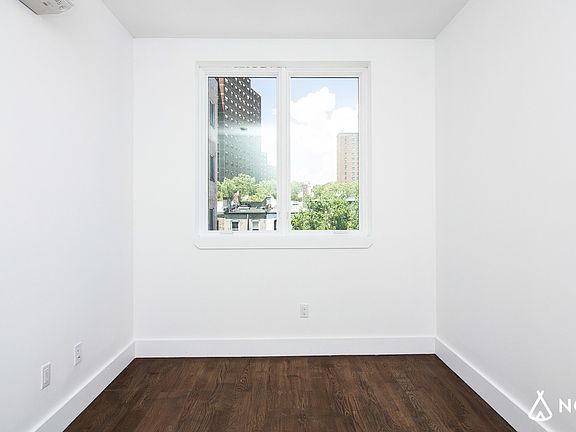 4th image of 115 Clifton Pl #3C