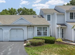 1518 Spring Knoll Ct, Harrisburg, PA 17111