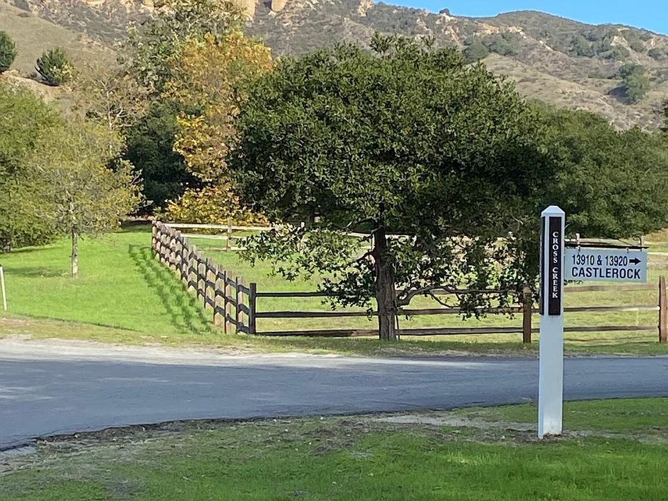 Entry turn off from the road
