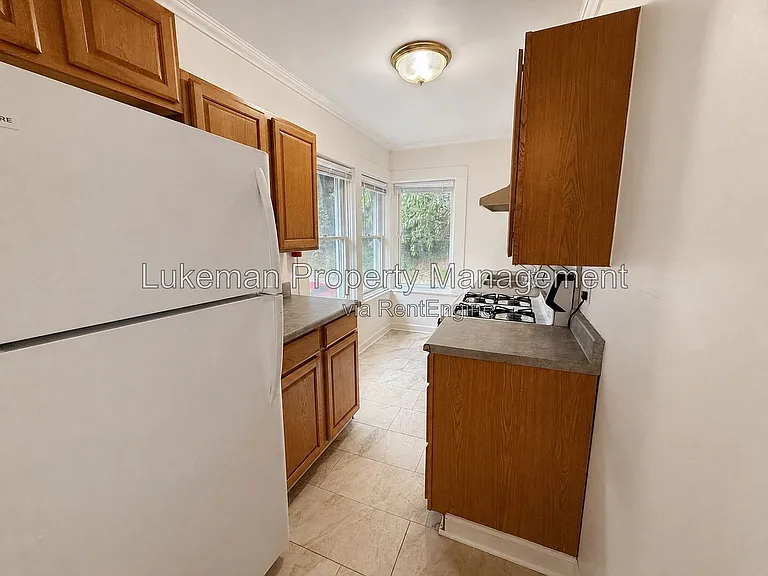 301 Douglas Ave #4 — Photo 5