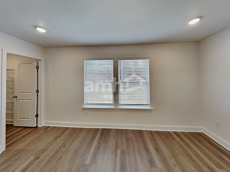 945 Carnelian Ln — Photo 10