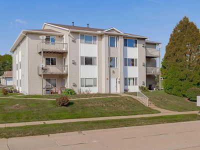 3470 Parkwild Dr APT 8, Bettendorf, IA, 52722