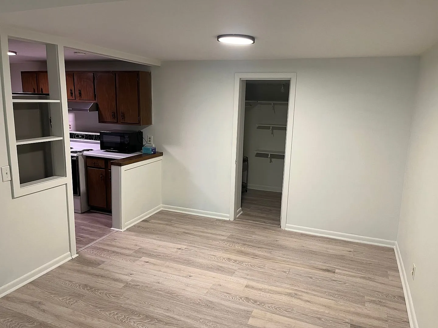1 Bed 1 Bath Unit in Triplex | Charlotte Park — Photo 2