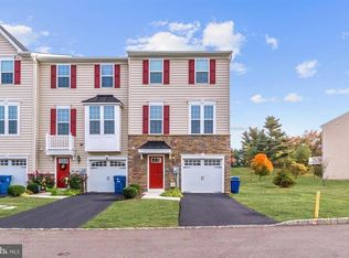 73 Old Cedarbrook Rd, Wyncote, PA 19095