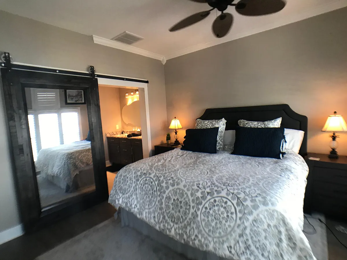 Master Bedroom overlooking Lake Norman - 812 Southwest Dr