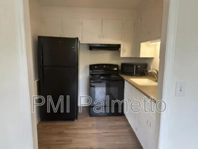 1 bed, 1.0 bath, 700 sqft, $950 — Photo 4