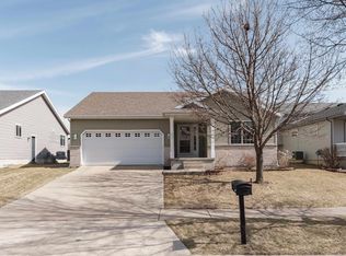 355 S Goldenrod Dr, Sun Prairie, WI 53590
