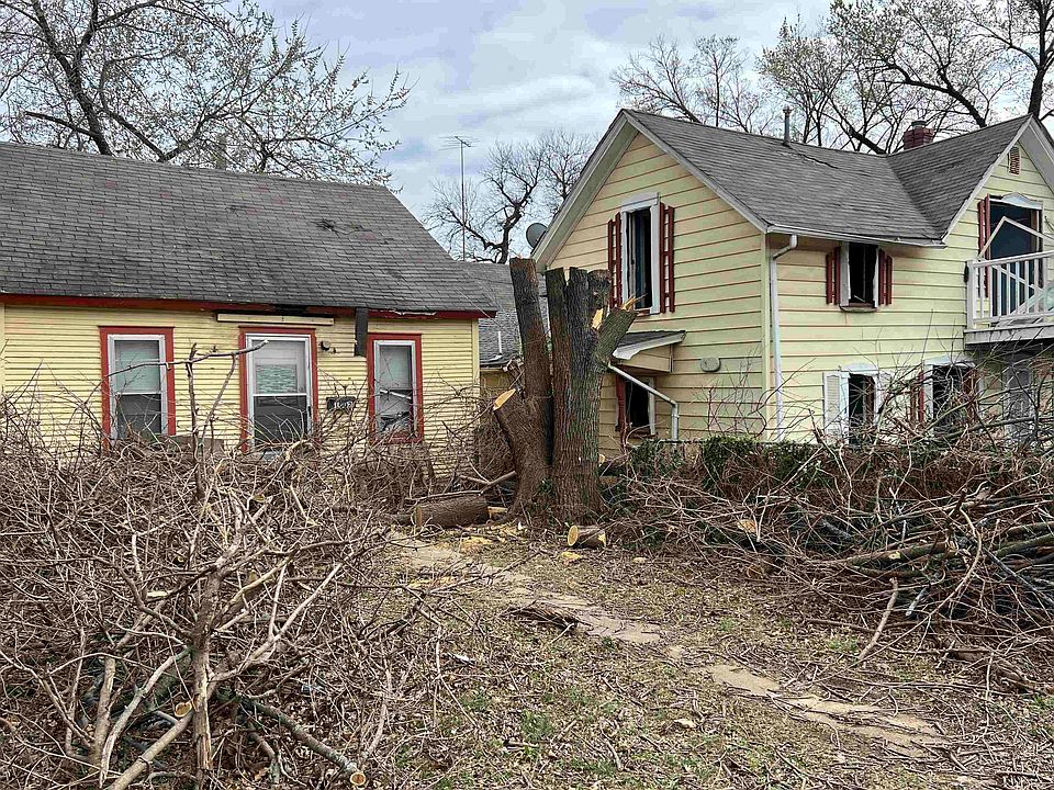 2nd image of 300 E Broadway Ave