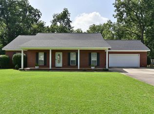 171 Laurelbrook Dr, Leesburg, GA 31763