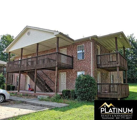 1640 Golf Club Ln photo 1