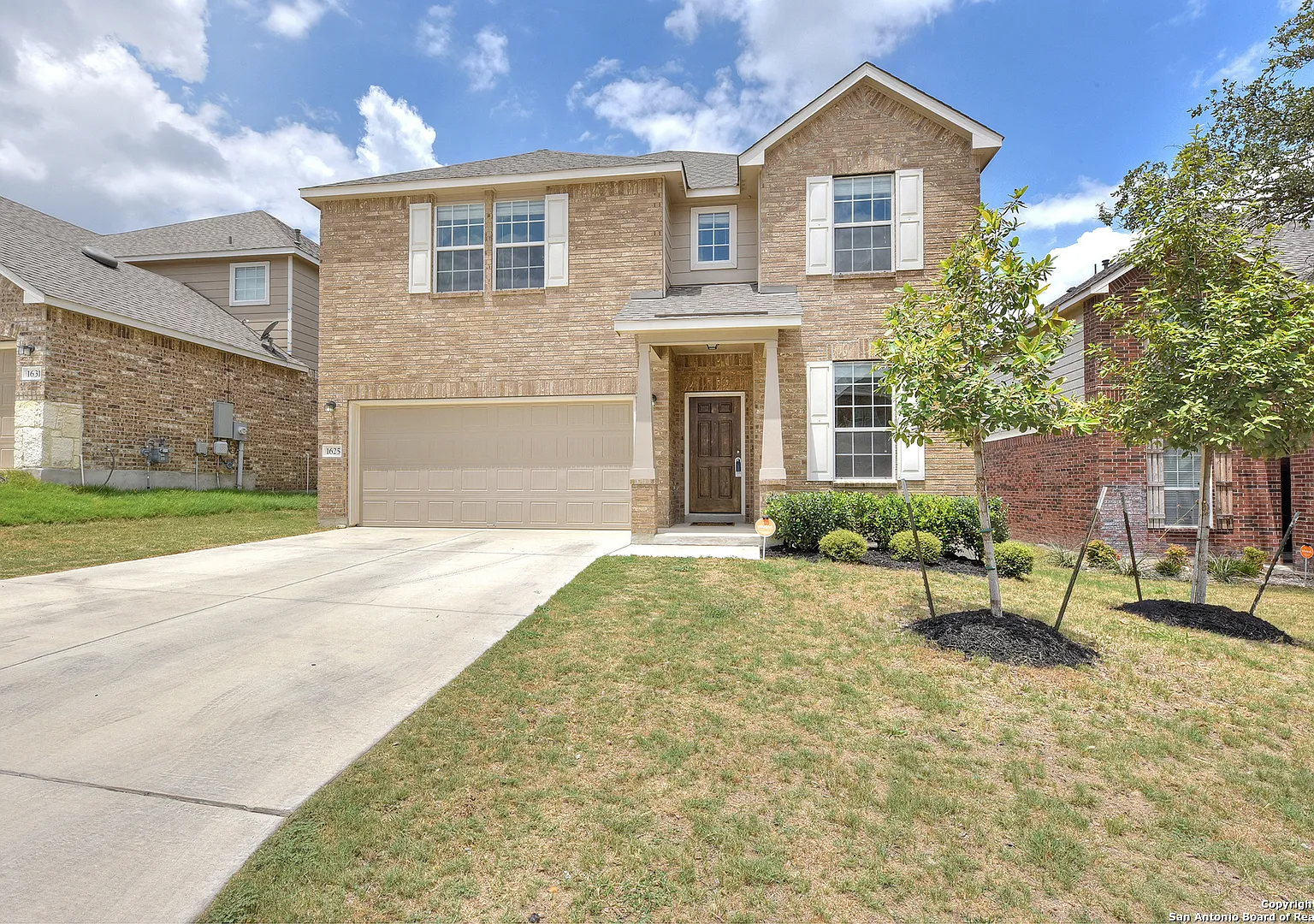 3 bed, 2329 sqft, $2,400 — Photo 1