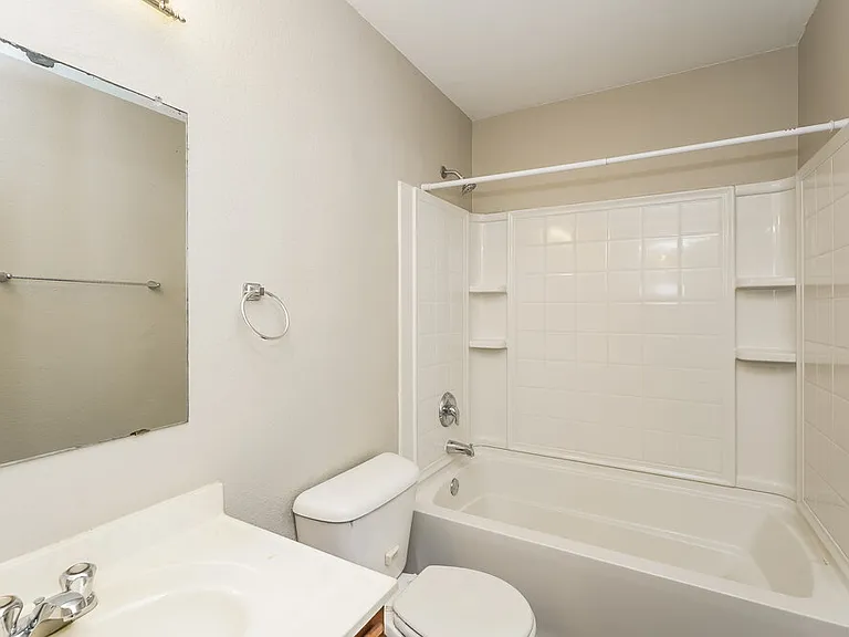 205 Crescent Ridge Dr — Photo 16