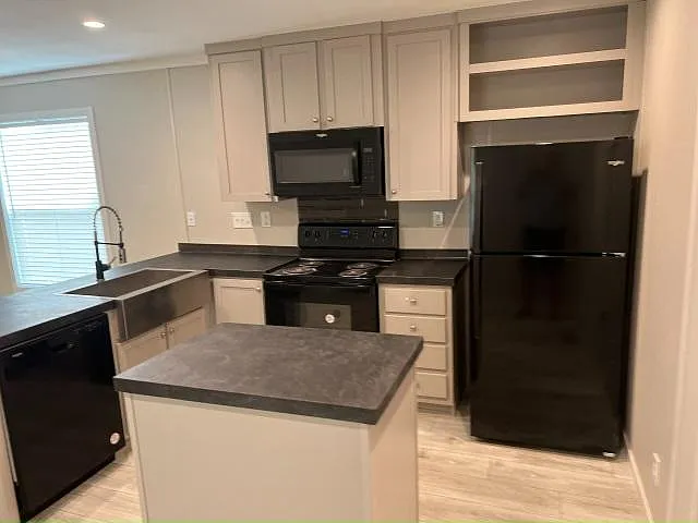 3 bed, 2.0 bath, 1033 sqft, $1,600 — Photo 3